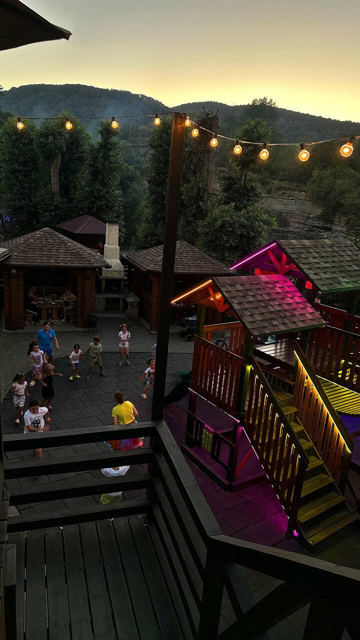 Фото Гостиницы Терем у реки Каменномостский 183