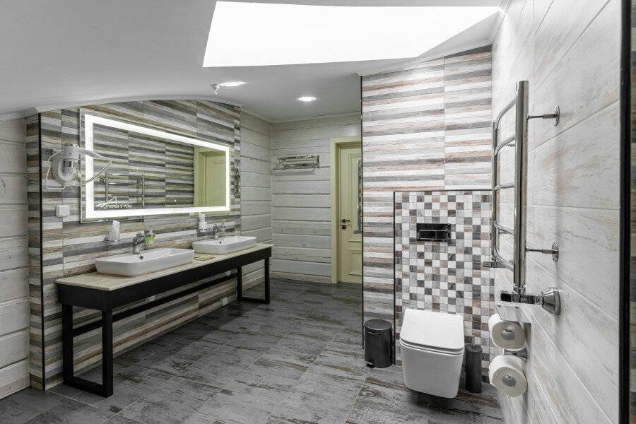 Фотографии номера 3-х местный семейный комфорт без балкона в Гостинице Терем у реки Каменномостский