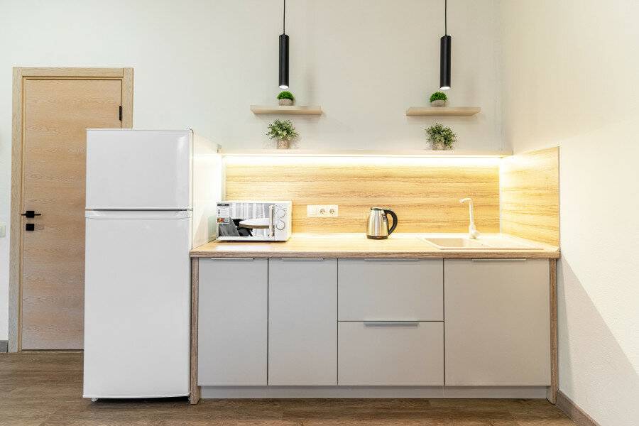 Фотографии номера 3-х местный семейный комфорт без балкона в Гостинице Терем у реки Каменномостский