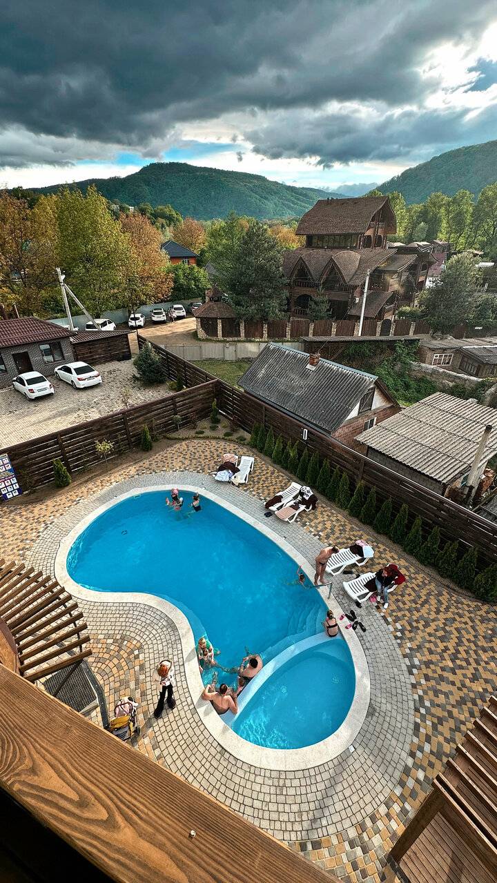 Фото Гостиницы Терем у реки Каменномостский 87