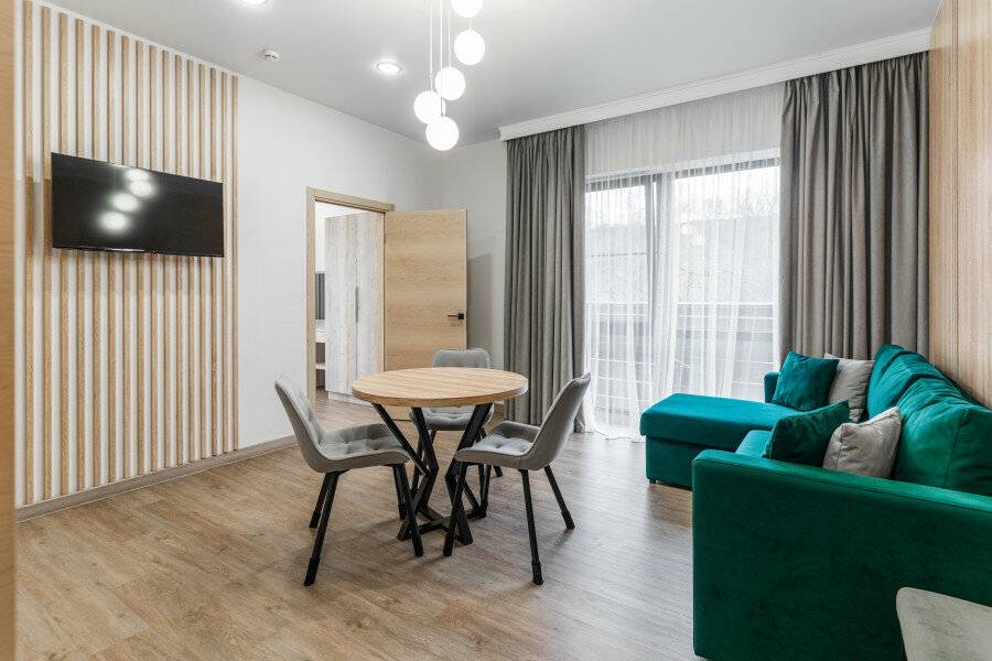 Фотографии номера 3-х местный семейный комфорт без балкона в Гостинице Терем у реки Каменномостский