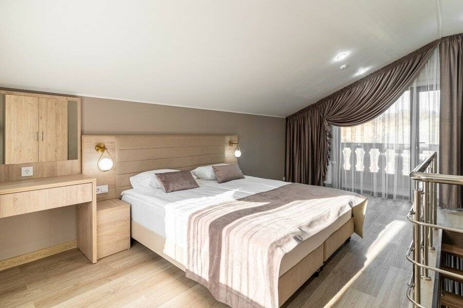 3-х местный двухуровневый семейный номер